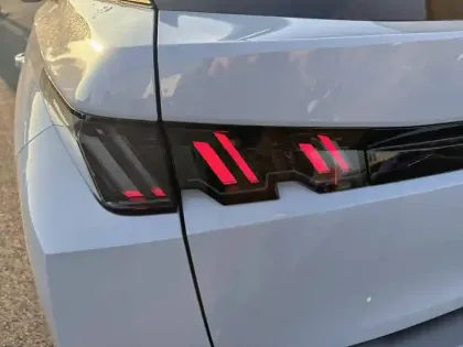 Photo 36 Peugeot 3008  Hybrid 145 e-DCS6