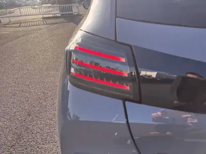 Photo 16 Peugeot 208  Hybrid 145 e-DCS6