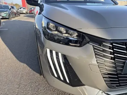 Photo 15 Peugeot 208  Hybrid 145 e-DCS6