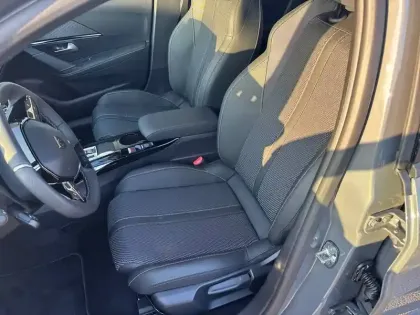 Photo 10 Peugeot 208  Hybrid 145 e-DCS6