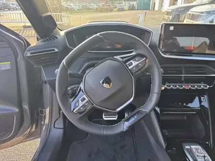 Photo 8 Peugeot 208  Hybrid 145 e-DCS6