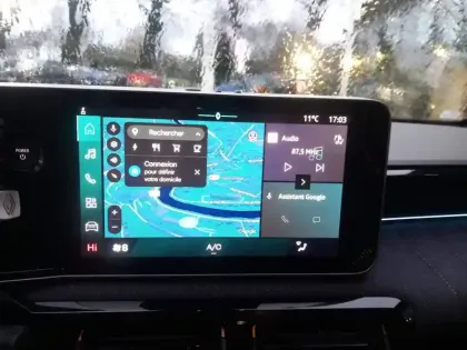 Photo 11 Renault 4 Renault  E-Tech Electrique 150 ch autonomie confort