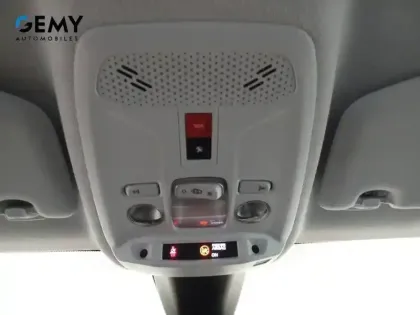 Photo 75 Peugeot 208  BlueHDi 100 S&S BVM6