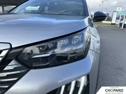 Photo 91 Peugeot 2008  Hybrid 145 e-DCS6