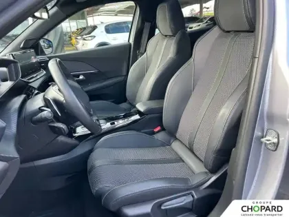 Photo 44 Peugeot 2008  Hybrid 145 e-DCS6