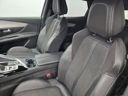 Photo 8 Peugeot 3008  Hybrid 225 e-EAT8