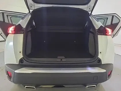 Photo 5 Peugeot 2008  PureTech 130 S&S EAT8