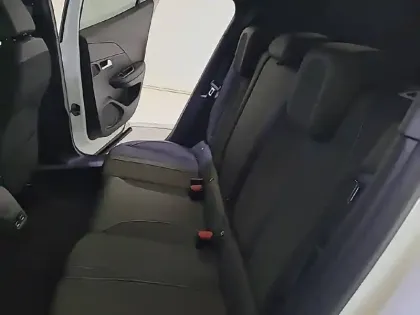 Photo 11 Peugeot 2008  PureTech 130 S&S EAT8