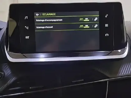 Photo 21 Peugeot 2008  PureTech 130 S&S EAT8