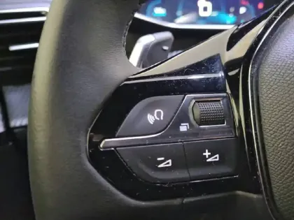 Photo 26 Peugeot 2008  PureTech 130 S&S EAT8