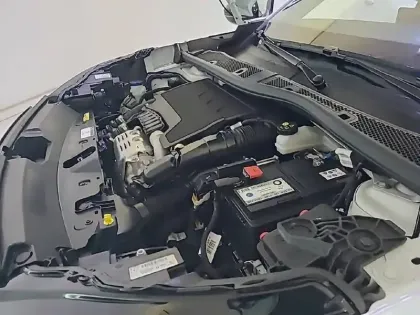 Photo 14 Peugeot 2008  PureTech 130 S&S EAT8