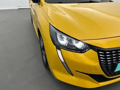 Photo 15 Peugeot 208  PureTech 100 S&S EAT8