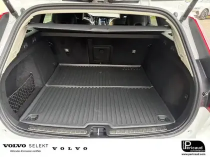 Photo 6 Volvo V60  B4 AWD 197 ch Geartronic 8