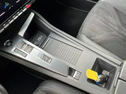 Photo 18 Peugeot 308  SW PureTech 130ch S&S EAT8