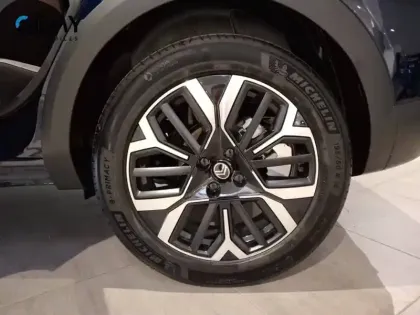 Photo 10 Citroën C4  Hybride 145 e-DCS6