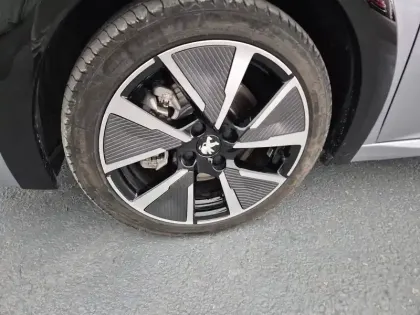 Photo 25 Peugeot 208  Electrique 50 kWh 136ch