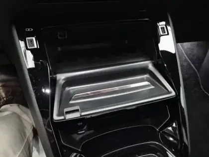 Photo 28 Peugeot 208  Electrique 50 kWh 136ch