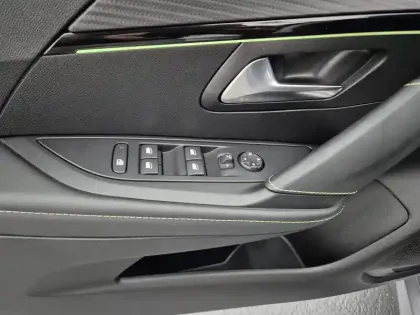 Photo 36 Peugeot 208  Electrique 50 kWh 136ch