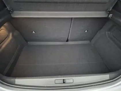 Photo 20 Peugeot 208  Electrique 50 kWh 136ch