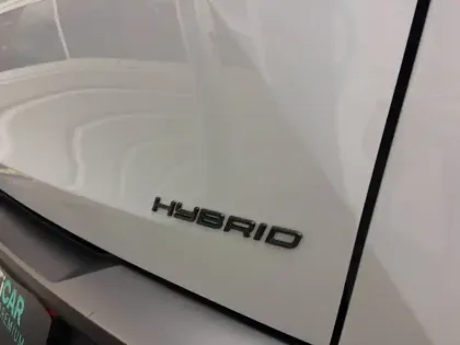 Photo 24 Peugeot 3008  Hybrid 145 e-DCS6