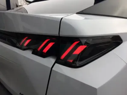 Photo 23 Peugeot 3008  Hybrid 145 e-DCS6