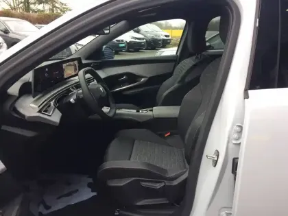 Photo 12 Peugeot 3008  Hybrid 145 e-DCS6