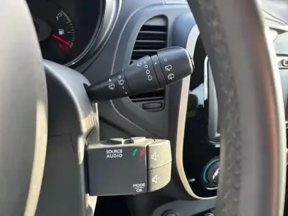 Photo 17 Renault Captur  dCi 90 Zen