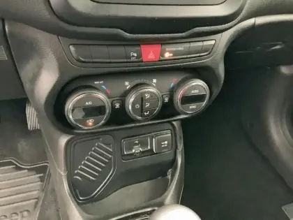 Photo 12 Jeep Renegade Gén. I Ph1 Brooklyn Edition 5