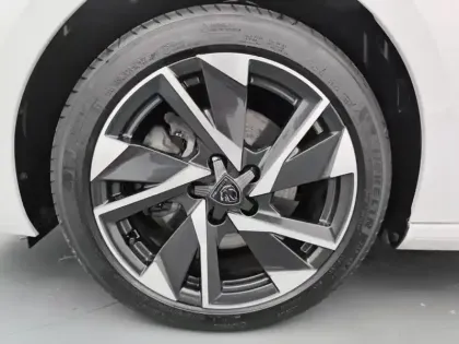 Photo 13 Peugeot 308  Hybrid 145 e-DCS6 Allure