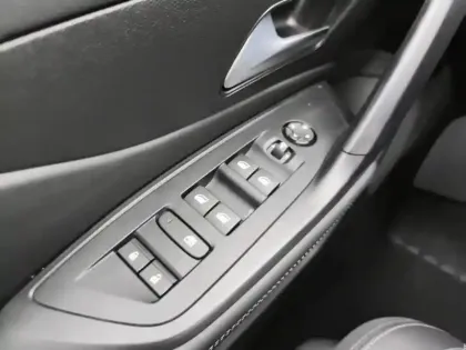 Photo 17 Peugeot 308  Hybrid 145 e-DCS6 Allure