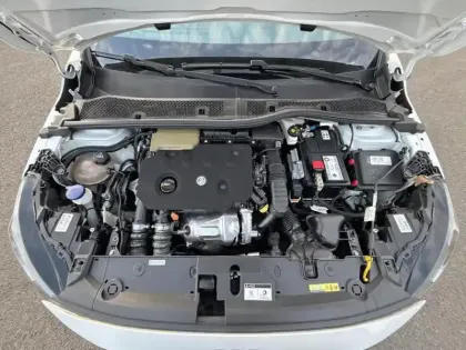 Photo 6 Peugeot 208  BlueHDi 100 S&S BVM6 Style