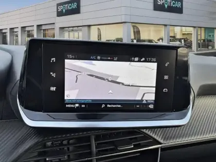 Photo 21 Peugeot 208  BlueHDi 100 S&S BVM6 Style