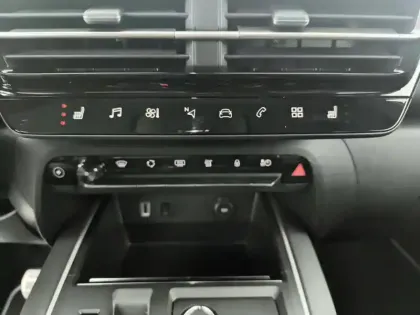 Photo 12 Citroën C5 aircross  Hybride Rechargeable 225 e-EAT8 Shine Pack