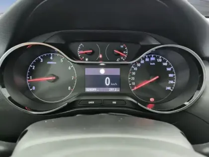 Photo 20 Opel Crossland  1.2 Turbo 130 ch BVA6 Elegance