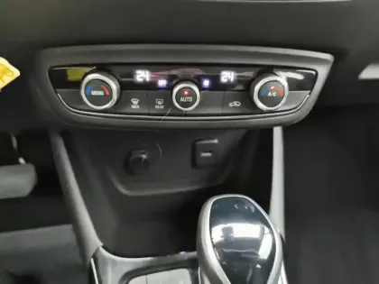 Photo 12 Opel Crossland  1.2 Turbo 130 ch BVA6 Elegance