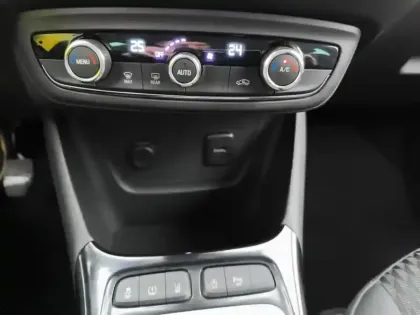 Photo 12 Opel Crossland X  1.2 Turbo 110 ch Elegance