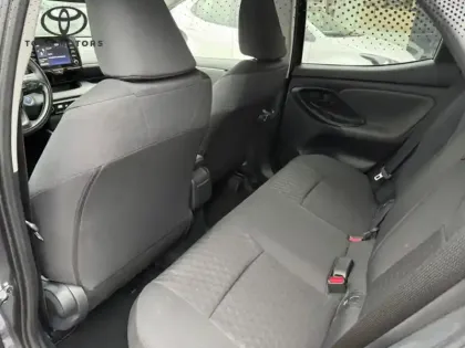 Photo 12 Toyota Yaris Hybrid Design Pack 1.5 116 ch