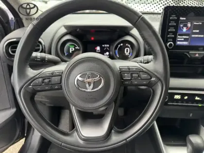 Photo 15 Toyota Yaris Hybrid Design Pack 1.5 116 ch