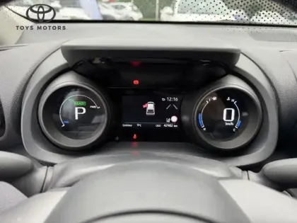 Photo 16 Toyota Yaris Hybrid Design Pack 1.5 116 ch