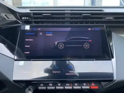 Photo 15 Peugeot 308 III PHEV 225 E-EAT8 GT PACK