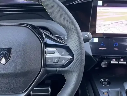 Photo 31 Peugeot 308 III PHEV 225 E-EAT8 GT PACK