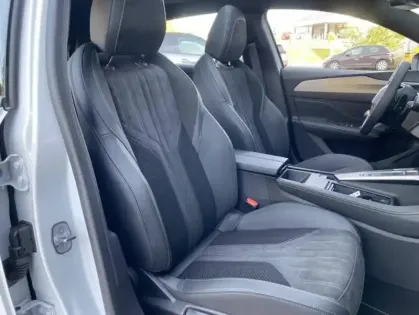 Photo 26 Peugeot 308 III PHEV 225 E-EAT8 GT PACK