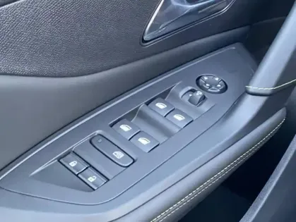 Photo 29 Peugeot 308 III PHEV 225 E-EAT8 GT PACK