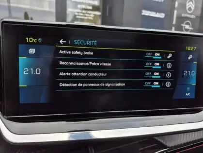 Photo 59 Peugeot 208 II 136 Electrique GT