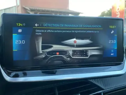 Photo 42 Peugeot 208 II 136 Electrique GT