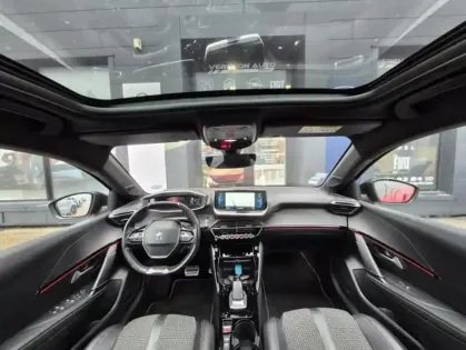 Photo 33 Peugeot 208 II 136 Electrique GT