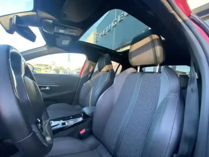 Photo 49 Peugeot 208 II 136 Electrique GT