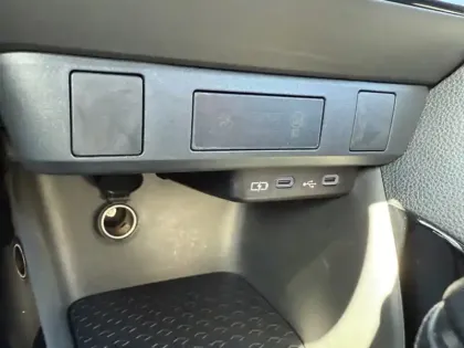 Photo 27 Toyota Yaris Hybride 116h Design MC24