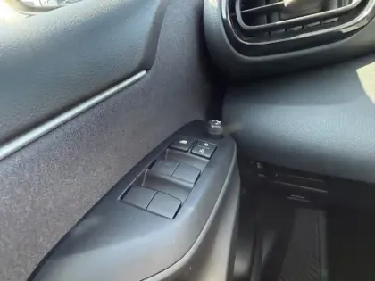 Photo 25 Toyota Yaris Hybride 116h Design MC24