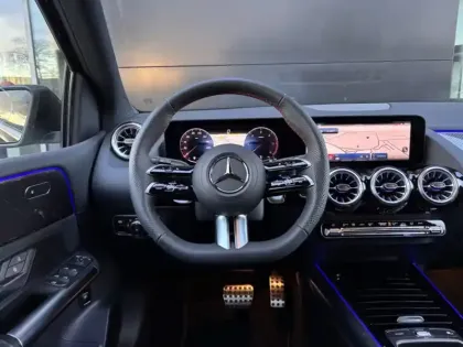 Photo 12 Mercedes Classe B 200 d AMG Line